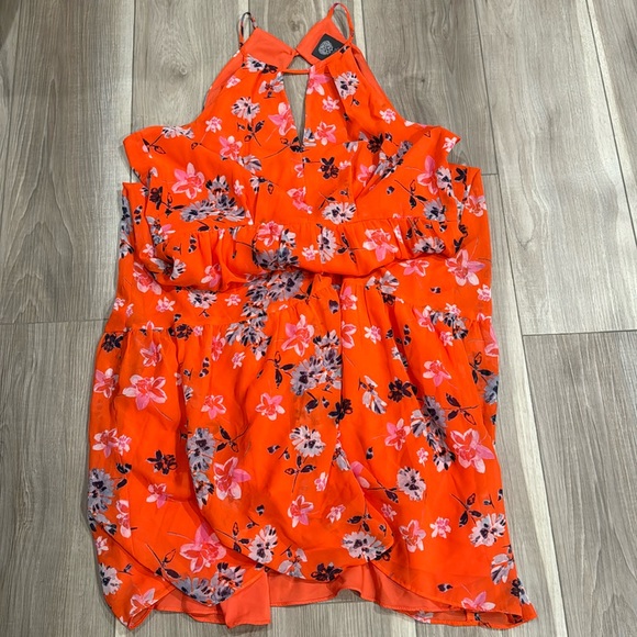 Dress - Picture 4 of 9